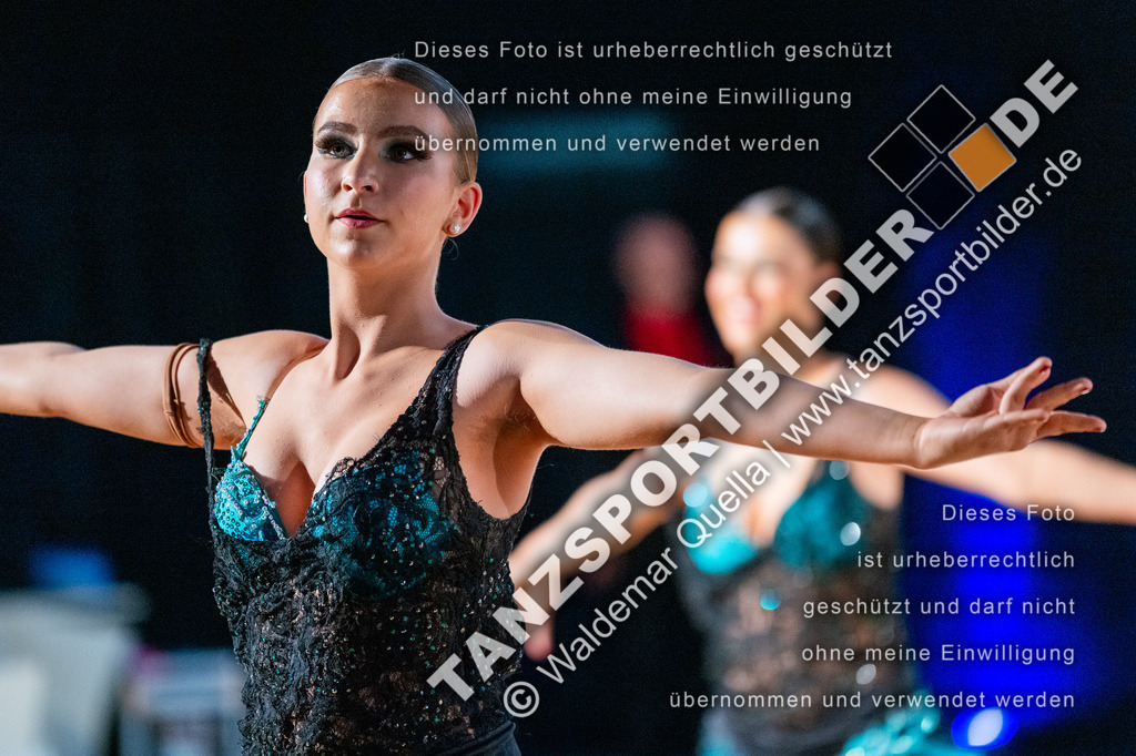 20250503-00683 | Hier finden Sie Tanz Bilder vom Latein und Standard Formationen tanzen. Sportbilder vom Tanzsport. Schöne Fotos und von Weltmeisterschaft, Europameisterschaft, Bundesliga, Regionalliga, Oberliga und Landesliga sowie von GOC Stuttgart, DanceComp, WM Bremen