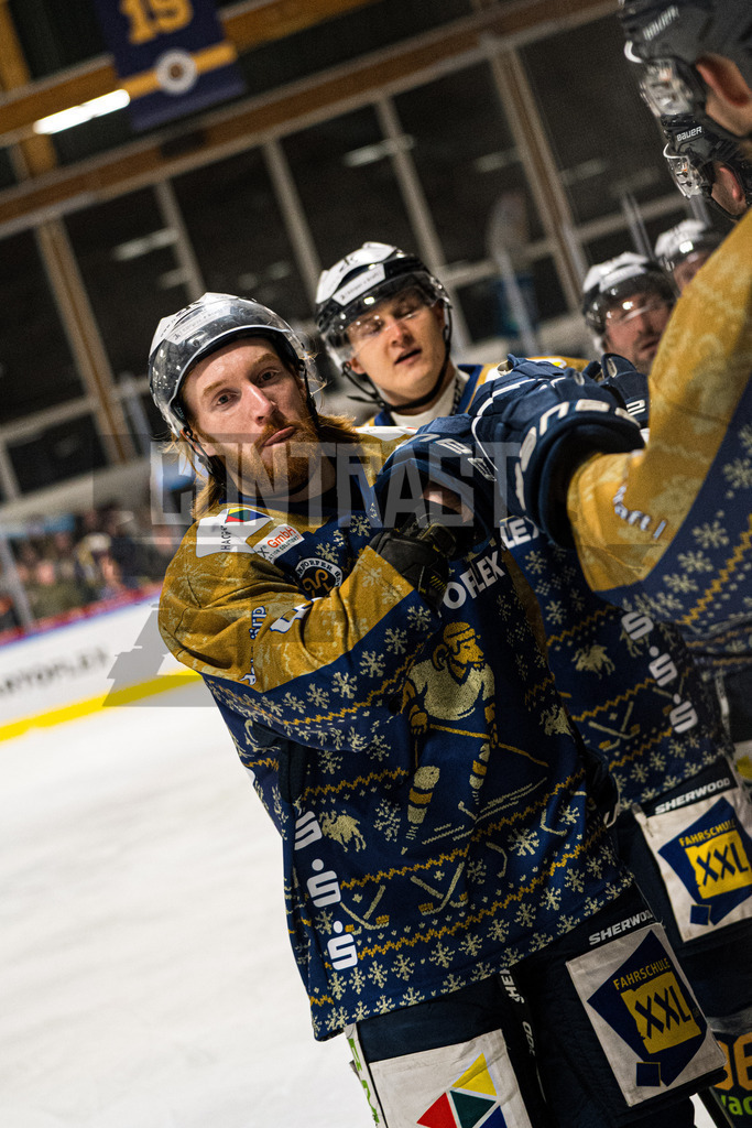 Eishockey I Herren I Saison 2025-2026 I Regionalliga Nord I Adendorfer EC - Harzer Falken | CONTRAST ZERØ MEDIA - Realisiert mit Pictrs.com