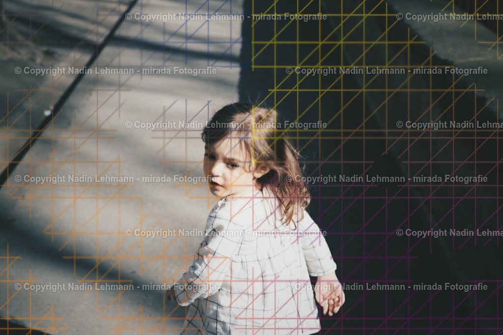 2-06-1025-683 | „Willkommen bei mirada Fotografie – Ihr Shop für professionelle Kindergarten- und Grundschulfotografie. Unvergessliche Erinnerungen für Kinder & Eltern. Jetzt entdecken!" - Realisiert mit Pictrs.com