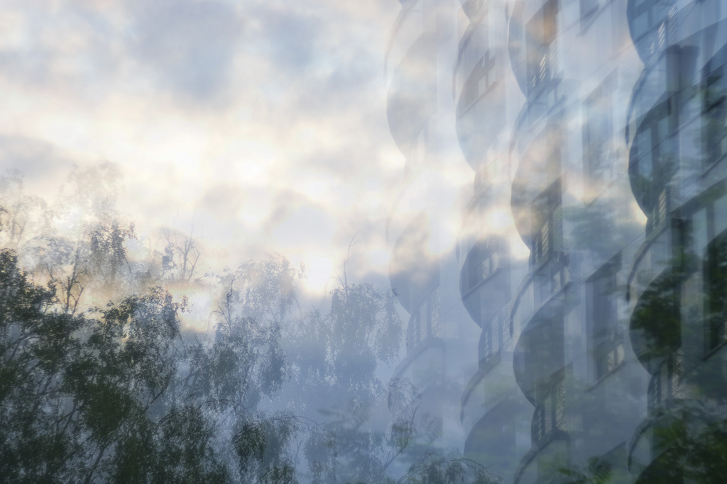 Nebelwald | Mehrfachbelichtung des Hochhauses Havelperle - Realisiert mit Pictrs.com