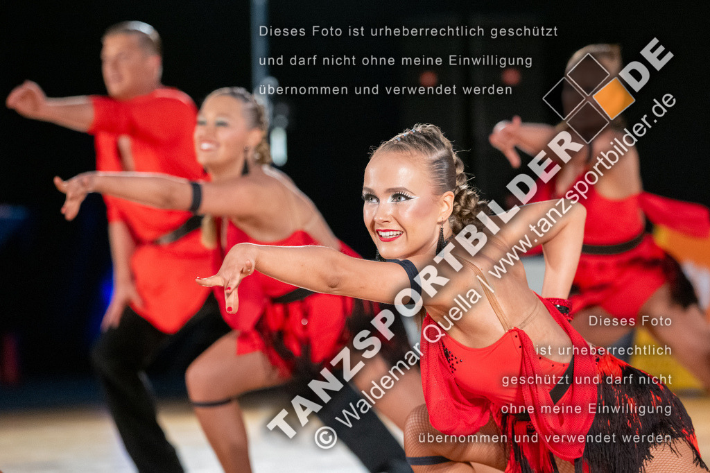 20250504-00518 | Hier finden Sie Tanz Bilder vom Latein und Standard Formationen tanzen. Sportbilder vom Tanzsport. Schöne Fotos und von Weltmeisterschaft, Europameisterschaft, Bundesliga, Regionalliga, Oberliga und Landesliga sowie von GOC Stuttgart, DanceComp, WM Bremen