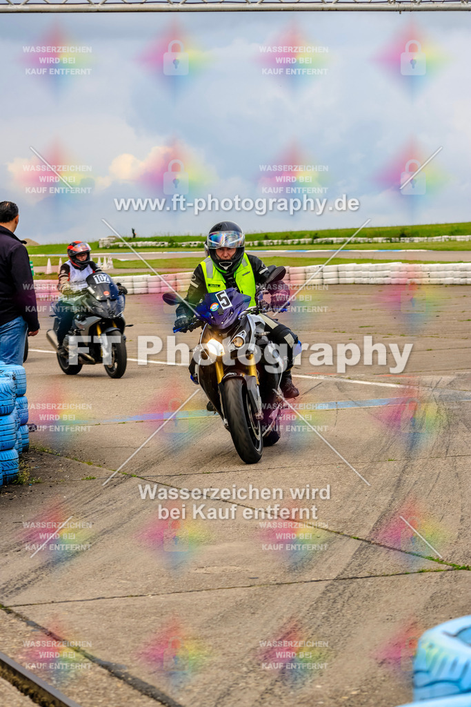 MotoTeam-9682 | Hier findet Ihr Bilder von Touristenfahrten auf der Nürburgring Nordschleife oder von anderen Veranstaltungen die ich besucht habe. Viel Spass beim Durch Schauen 