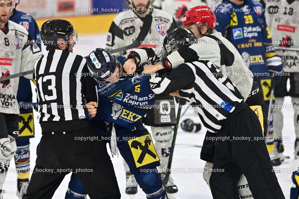 EK Zeller Eisbären vs. HDD Jesenice 1.10.2022 | #11 Ban Daniel, BERGANT Anze, KANYO Tamas, Referees, #47 Glavic Gasper, Faustkampf, #40 Blomberg Niki, #91 Jezovsek Zan, #26 Rep Ozbej, #9 Rajsar Patrik, #44 Planko David, #5 Laurin Müller