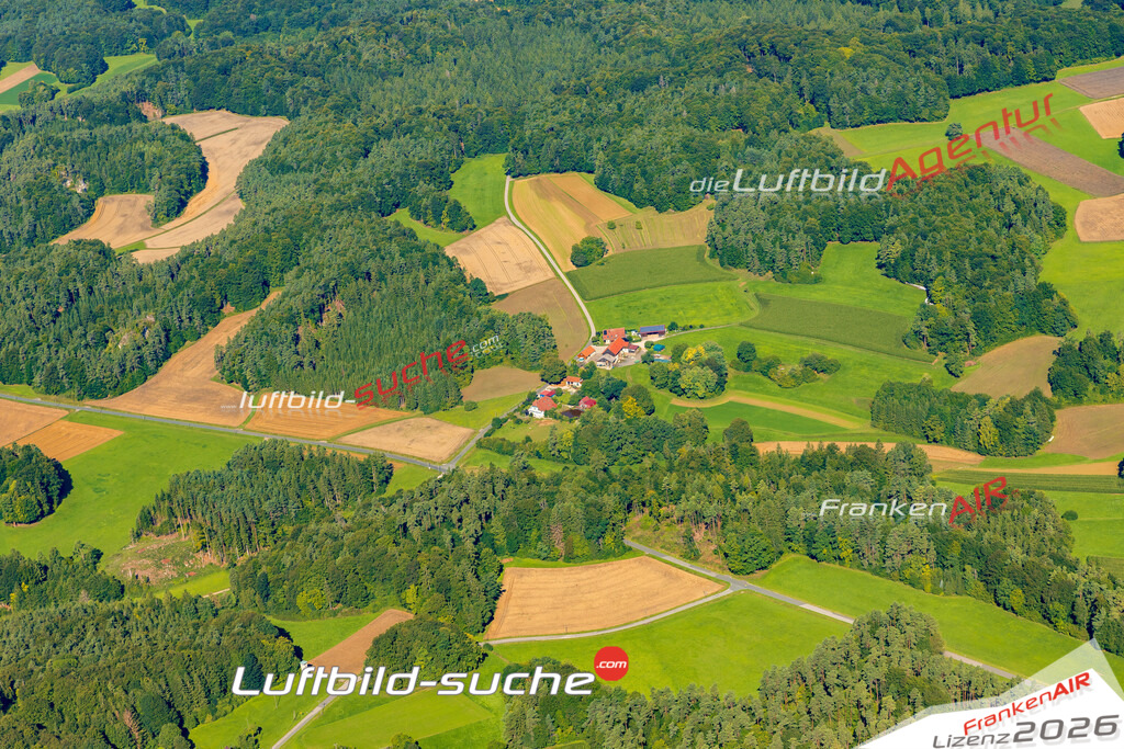Klassische Luftaufnahme ohne Drohne zeigt:Prügeldorf bei Gößweinstein - Die Luftbildaufnahme wurde 2025 vom UL-Flugzeug heraus erstellt ( keine Drohne ) - Hochauflösende Luftaufnahme -Nicht vergleichbar mit Google Maps oder Satelittenbilder- Die Geschenkidee !Mit Lizenz und Bildrechte bestellbar