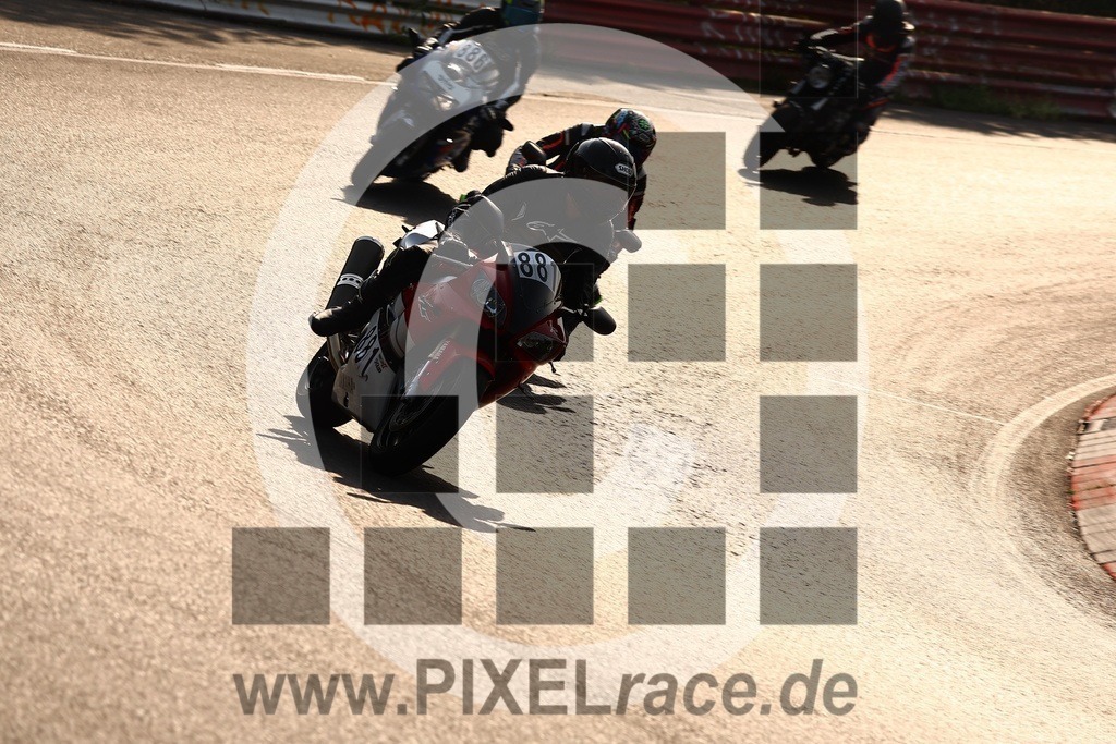 0881-20250814_03163 | Schöne Erinnerungen an spannende Momente - das festzuhalten ist unser Job. PIXELrace.de ist seit 2003 auf den Rennstrecken Europas unterwegs um die Action draußen beim Fahren und die wunderbare Stimmung imm Fahrerlager für euch einzufangen.