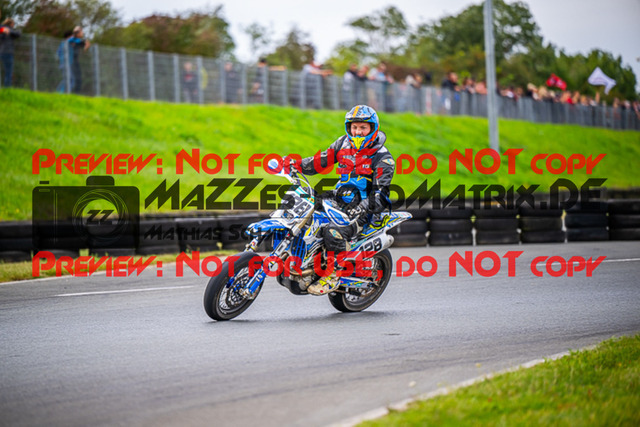 MaZZes_FotoMatrix_231001_8666 | UE40