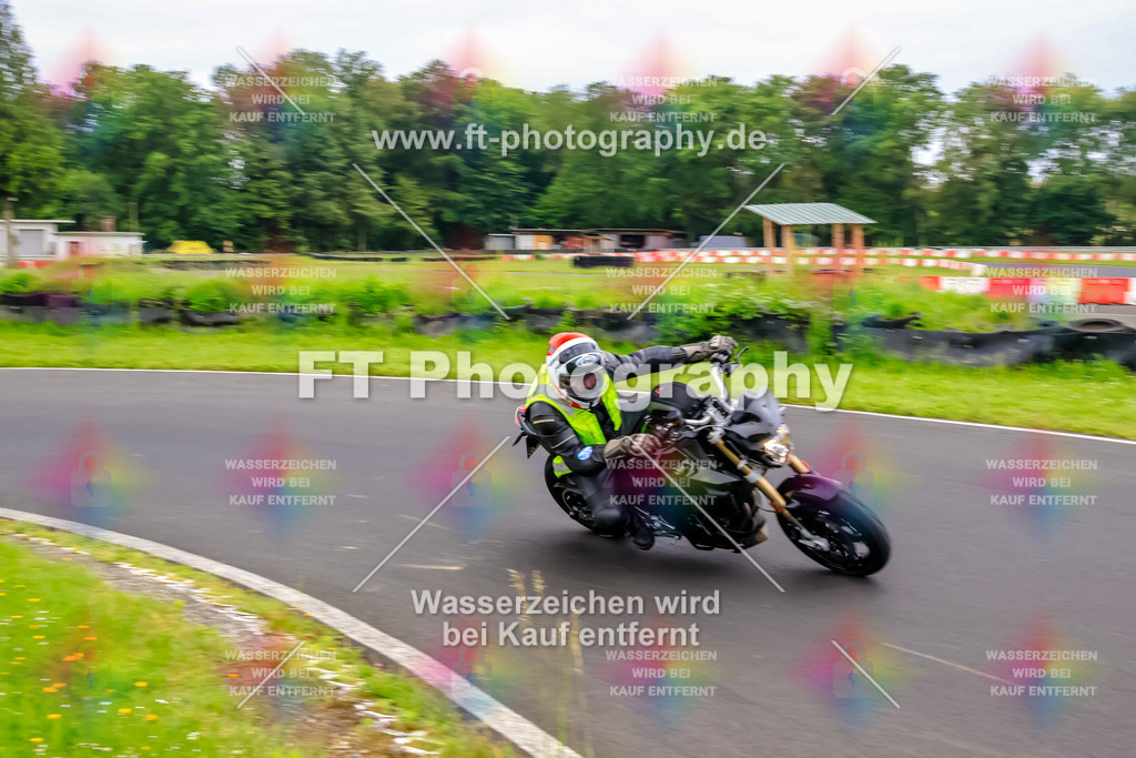 VBK-7468 | Hier findet Ihr Bilder von Touristenfahrten auf der Nürburgring Nordschleife oder von anderen Veranstaltungen die ich besucht habe. Viel Spass beim Durch Schauen 