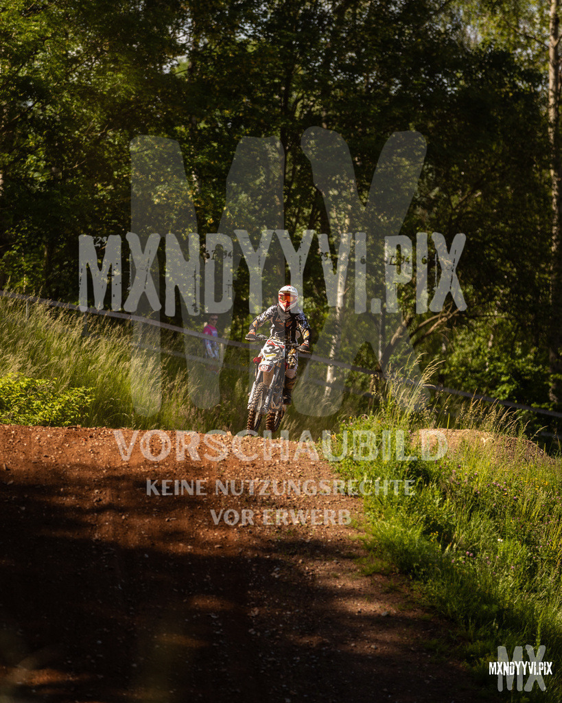 866A0809 | mxndyyvipix