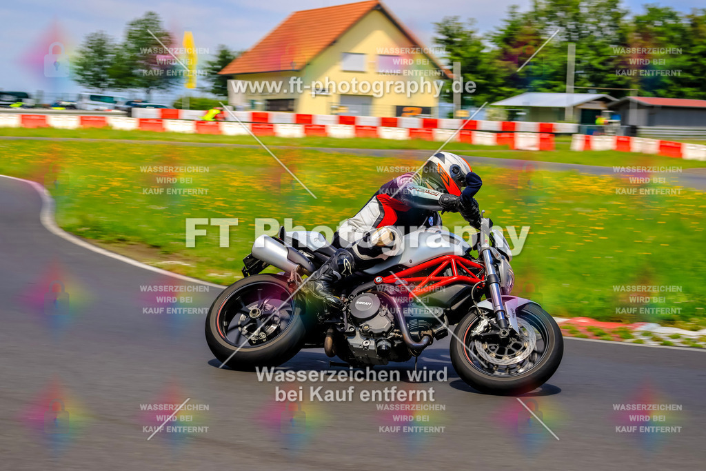 VBK-7948 | Hier findet Ihr Bilder von Touristenfahrten auf der Nürburgring Nordschleife oder von anderen Veranstaltungen die ich besucht habe. Viel Spass beim Durch Schauen 