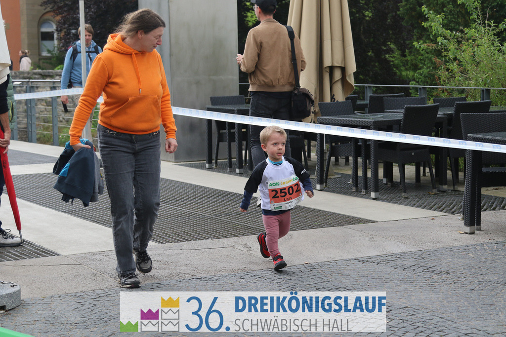 AOK Junior Cup 400m | 3Königslauf 2022 AOK Junior Cup 400m - Realisiert mit Pictrs.com