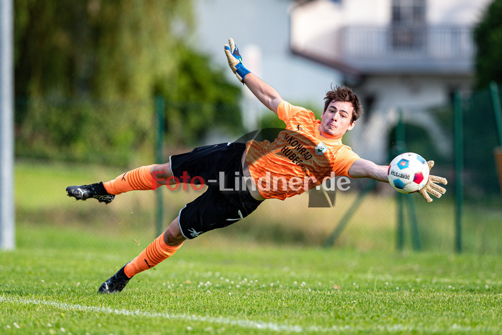 TSV Hohenpeißenberg vs. SV Haunshofen | Toto-Pokal Kr. Zugspitze West 2024 T16, TSV Hohenpeißenberg vs. SV Haunshofen, 20240724,Johannes HOYER (SVH 1) in Aktion,2024-07-24 in Hohenpeißenberg (Sportplatz Hohenpeißenberg)Johannes HOYER (SVH 1)Copyright: WolfgangxLindner www.foto-lindner.de