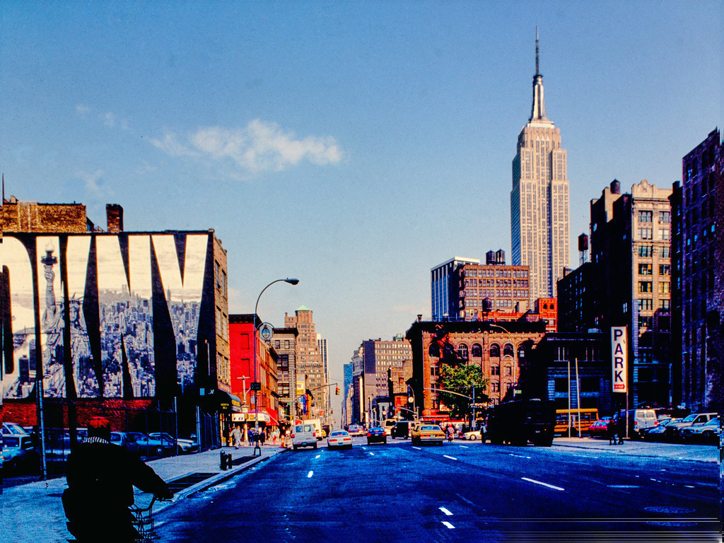 05USA_N.Y.C. DKNY_1695 | Beegebilder online. 
BIldarchiv von Beege Fotodesign mit ausgewählten Werken, die sich besonders gut für die Dekoration Ihrer Räume oder Wände eignen. 