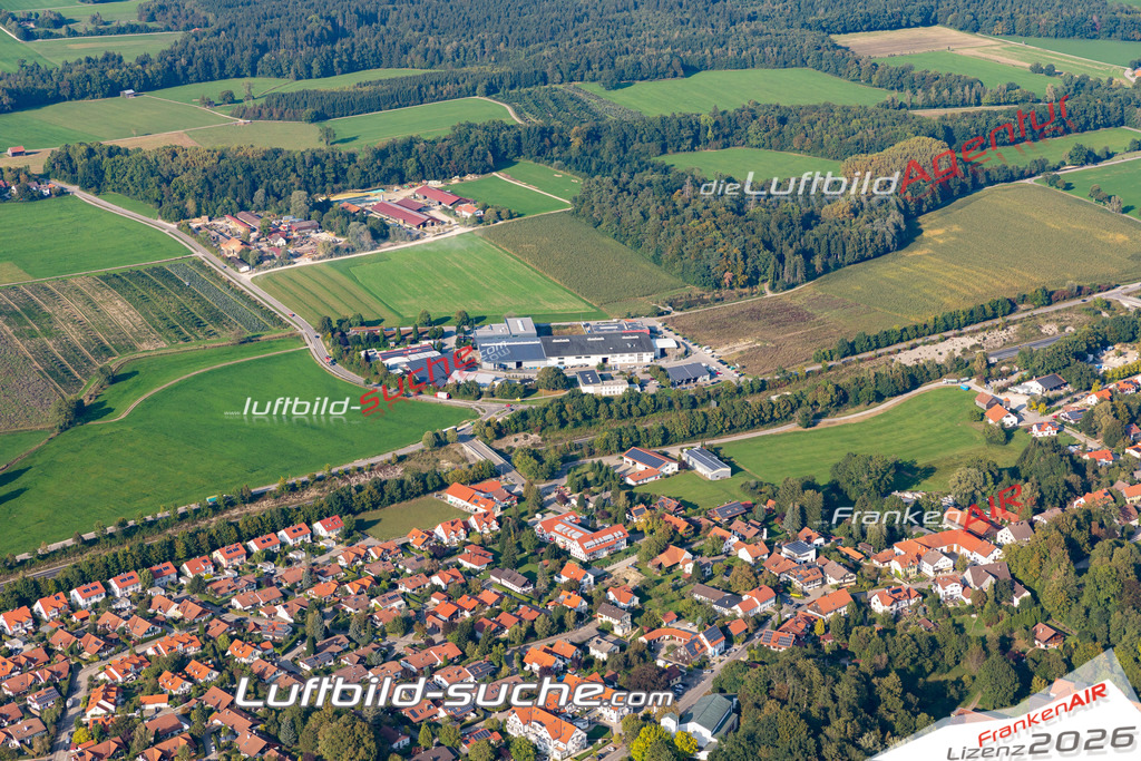 Aktuelles Luftbild von  Greifenberg - Die Luftaufnahme wurde 2020 mittels UL-Flugzeug erstellt ( keine Drohne ) - hochauflösende Kamera-Systeme von  Canon -Beste Qualität - Für grossformatige Ausdrucke geeignet. Die Geschenkidee !