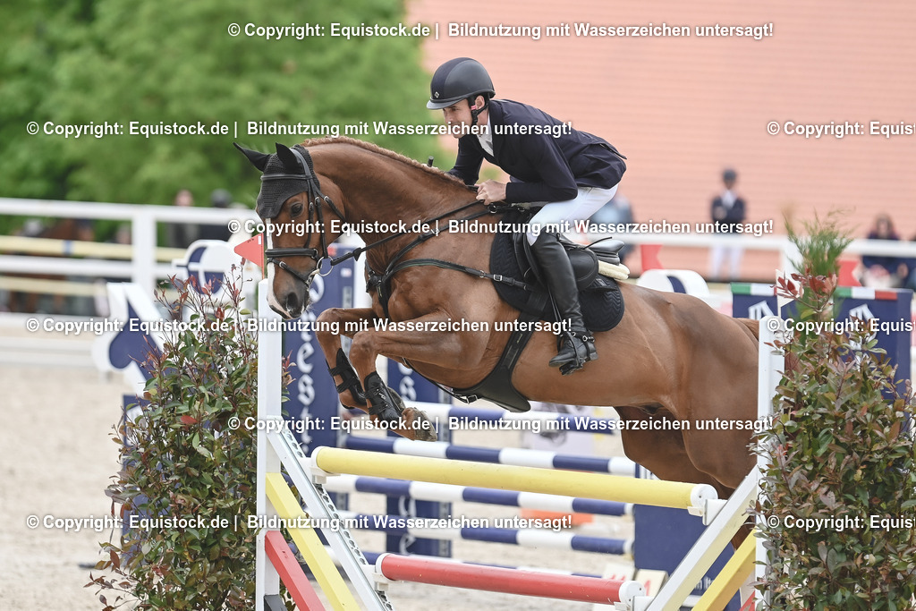 20230514_CCI4_Springen_0383 | equistock
