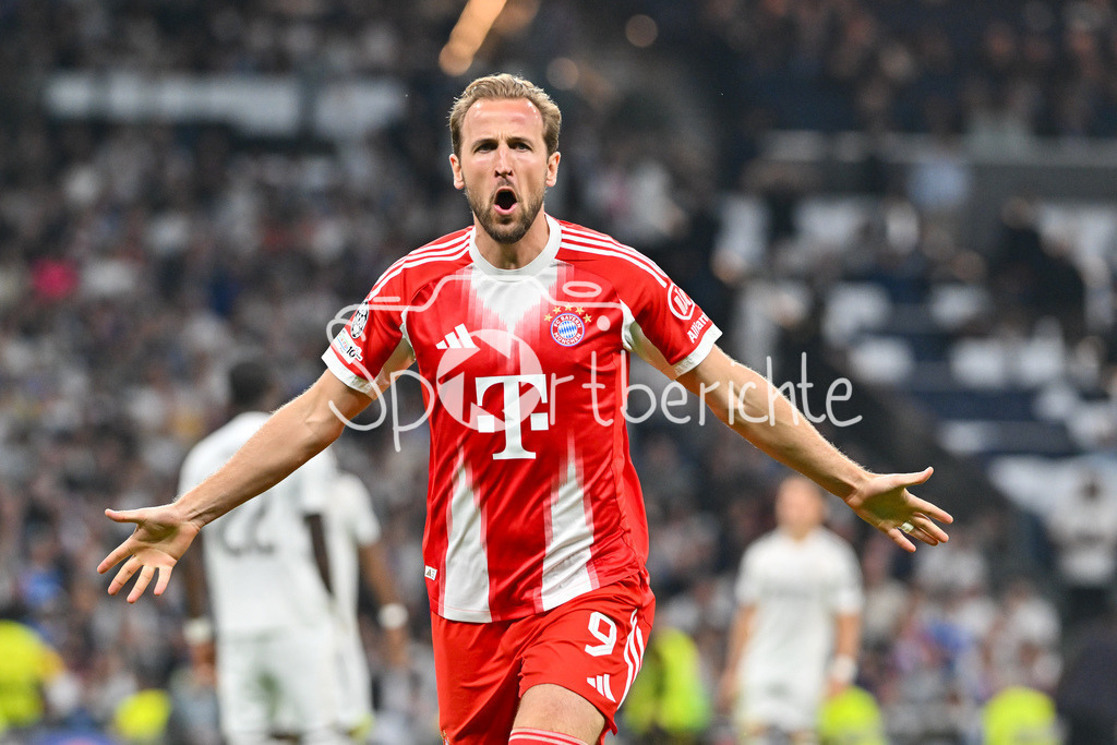 Real Madrid - FC Bayern München | MADRID, SPAIN - 07. APRIL: Bayern celebrates the goal to makes 0-2 by  Harry KANE (FC Bayern Munich 9) / Tor / Torschuetze / Freude / Happy during the UEFA Champions League match between Real Madrid vs. FC Bayern Munich on Quarterfinal first leg at Estadio Santiago Bernabeu