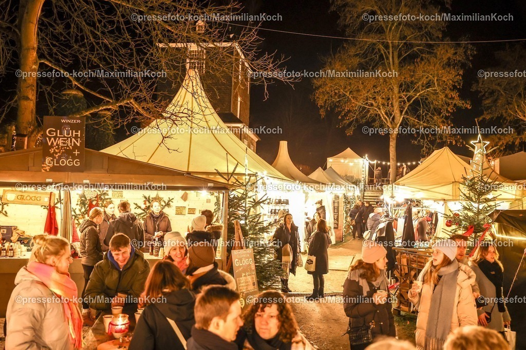Wup12122501024 | 12.12.2026, Wuppertal, Weihnachtsmarkt Haus Schloss Lüntenbeck. 