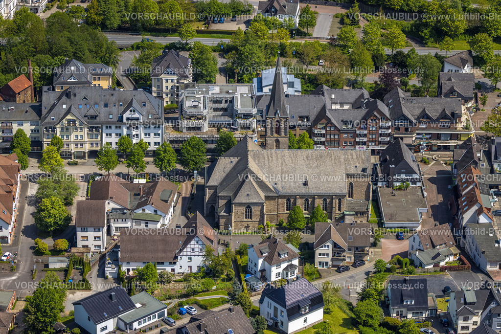 Sundern230505442 | Luftbild, St. Johannes Kirche, Sundern, Sundern, Sauerland, Nordrhein-Westfalen, Deutschland