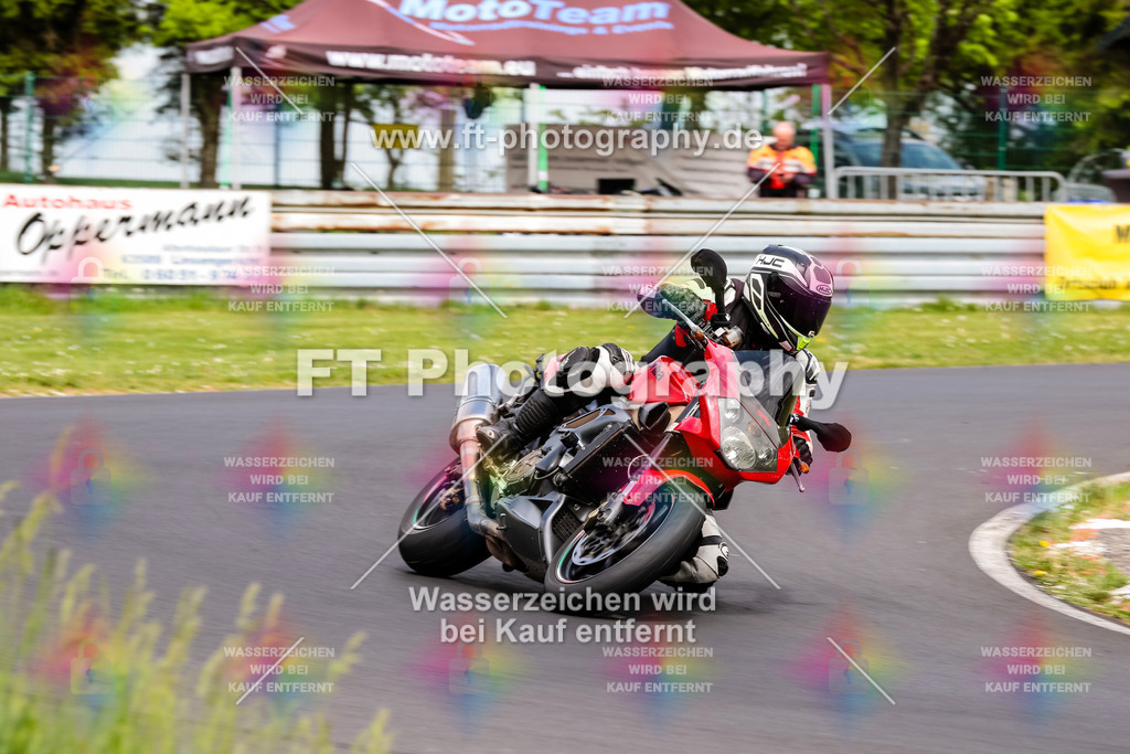 MotoTeamVBK-20799 | Hier findet Ihr Bilder von Touristenfahrten auf der Nürburgring Nordschleife oder von anderen Veranstaltungen die ich besucht habe. Viel Spass beim Durch Schauen 