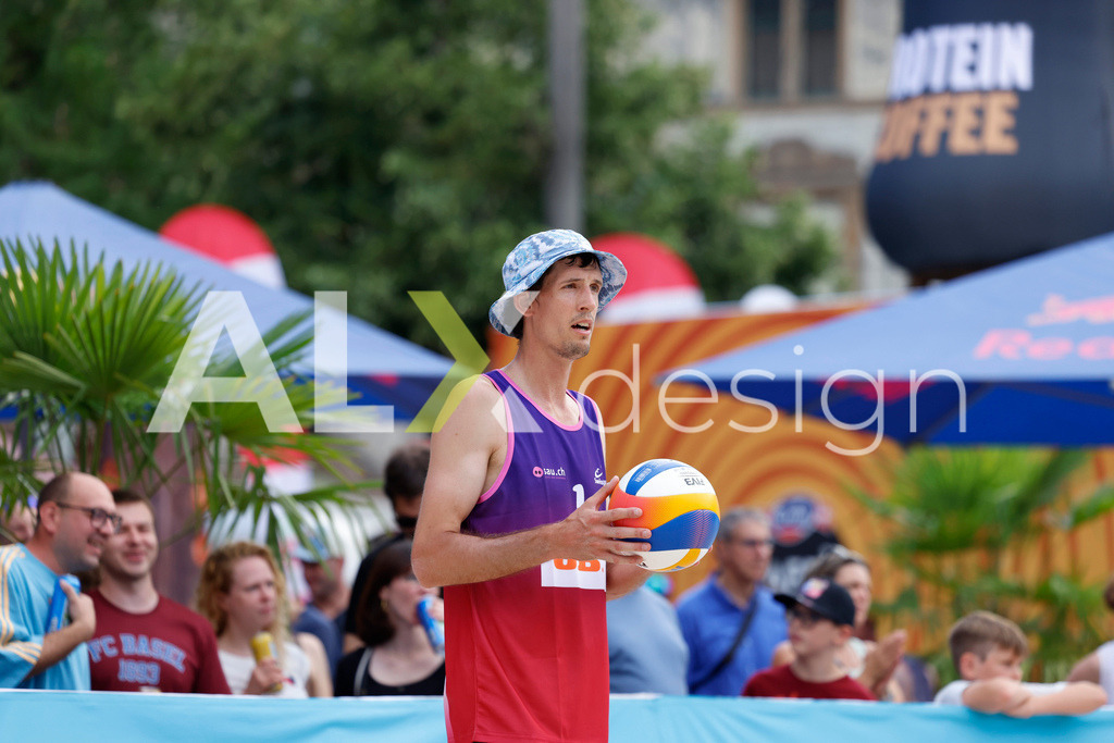 Obi BeachTour 2026 - Basel | BASEL, SWITZERLAND - JULY 18: SIMON HAGENBUCH (SUI) during the Obi BeachTour 2026 match between NAPIER / PETERSEN (DEN) and HAGENBUCH / HAUSSENER (SUI) at Barfüsserplatz on July 18, 2026 in Basel, Switzerland. - Realisiert mit Pictrs.com