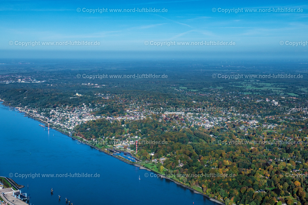Hamburg_Blankenese_ELS_4674091022 | HAMBURG 09.10.2022 Elbe- Uferbereich im Stadtteil Blankenese in Hamburg. // Elbe riverbank area in Blankenese district in Hamburg. Foto: Martin Elsen