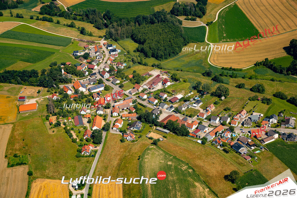 Das Luftbild zeigt : Rohrbach Friedberg - Die Luftaufnahme wurde 2024 vom UL-Flugzeug aus erstellt ( keine Drohne ) - Hochauflösende Luftaufnahme - Für grossformatige Ausdrucke geeignet. Die Geschenkidee !Mit Lizenz und Bildrechte bestellbar