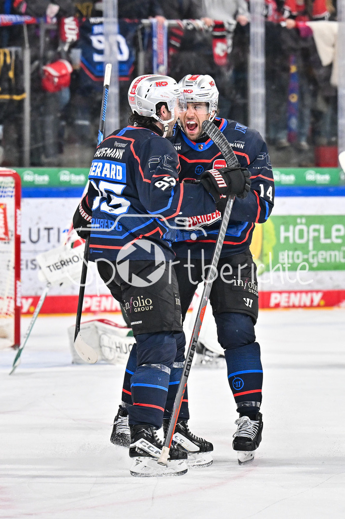 Nürnberg Ice Tigers - Augsburger Panther | NUREMBERG, GERMANY - 23. JANUARY: Jubel der Ice Tigers nach dem Treffer zum 3-1 durch Charlie GERARD (Nürnberg Ice Tigers 95) / Tor / Torschuetze / Freude / Happy während dem Match zwischen den Nürnberg Ice Tigers und den Augsburger Panthern am 42. Spieltag der Penny DEL in der PSD Bank Nürnberg Arena
