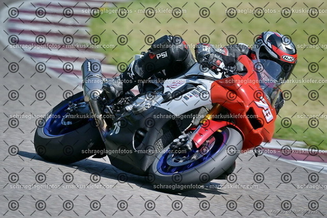 26BT02-1097 | markuskiefer.com - Realisiert mit Pictrs.com