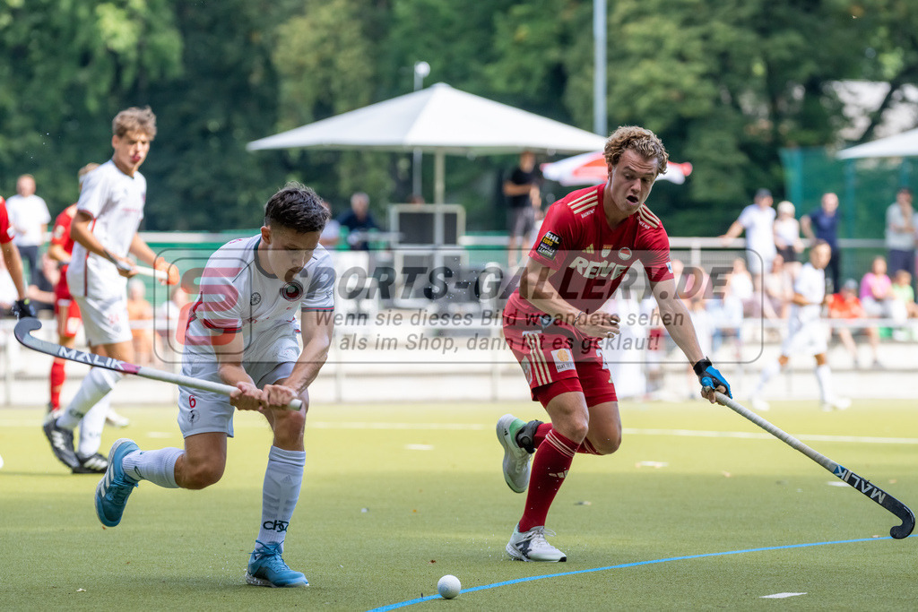 HK_20240907_105323 | 1. Bundesliga Herren RW Köln - Crefelder HTC am 7.9.2024 RW Köln, Köln , Julius Hayner ( Crefelder HTC #6 ) , Michel Strutthoff ( Rot-Weiss Köln #22 )