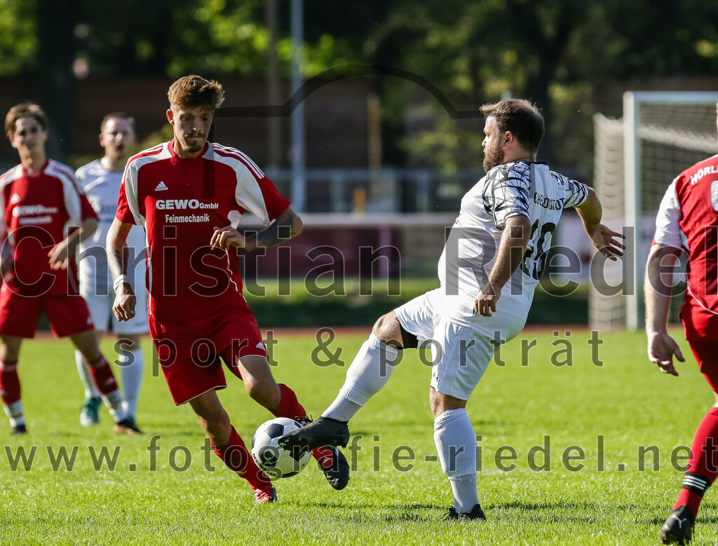 2023-09-09_041_FC_Herzogstadt_II_gegen_SG_Hoerlkofen_Woerth | Erding, Deutschland, 09.09.2023:
Fußball, A-Klassel 2023 / 2024, 6. Spieltag, FC Herzogstadt II gegen SG Hörlkofen/Wörth, Endergebnis: 1:2

Lukas Becker (SG Hörlkofen/Wörth, #11), Maximilian Ostermair (FC Herzogstadt, #29)

Foto: Christian Riedel / fotografie-riedel.net