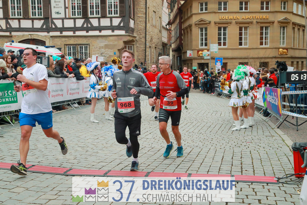 VR Bank Hauptlauf 10000m | 3 Koenigslauf 2023 - Realisiert mit Pictrs.com