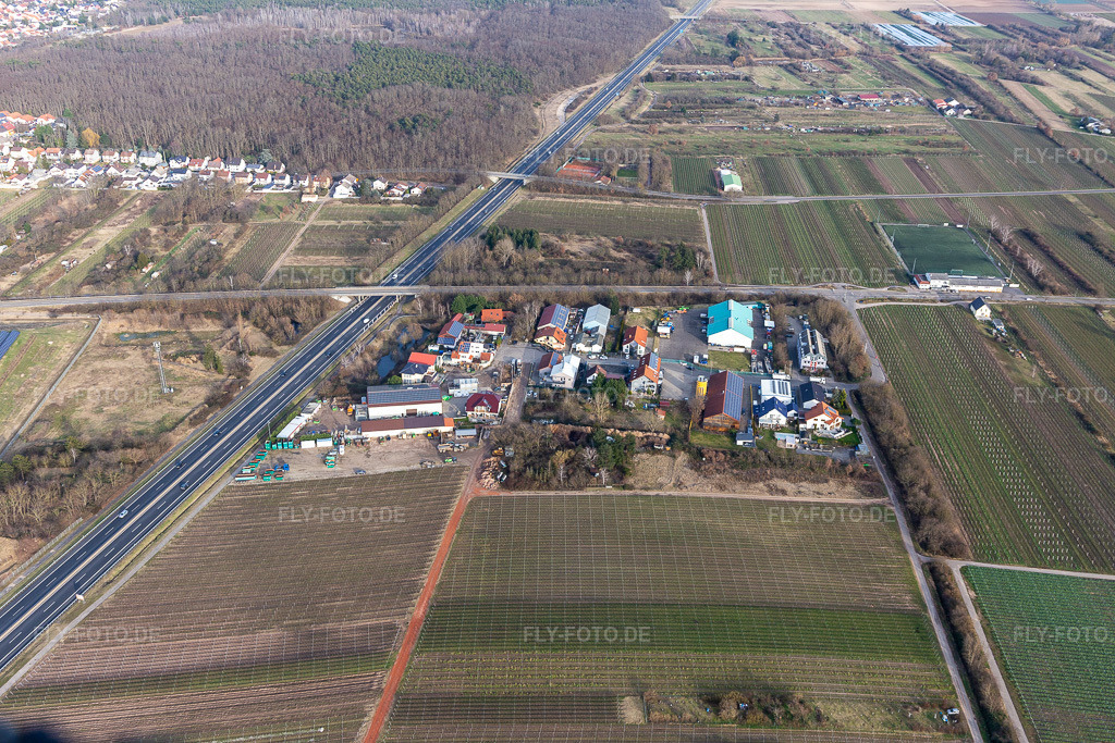 Luftbild: Gewerbegebiet In der Nauroth in Ellerstadt im Bundesland Rheinland-Pfalz in Deutschland. Foto: IMG_130446.jpg vom 12.02.2022 durch Werner Riehm/FLY-FOTO.de