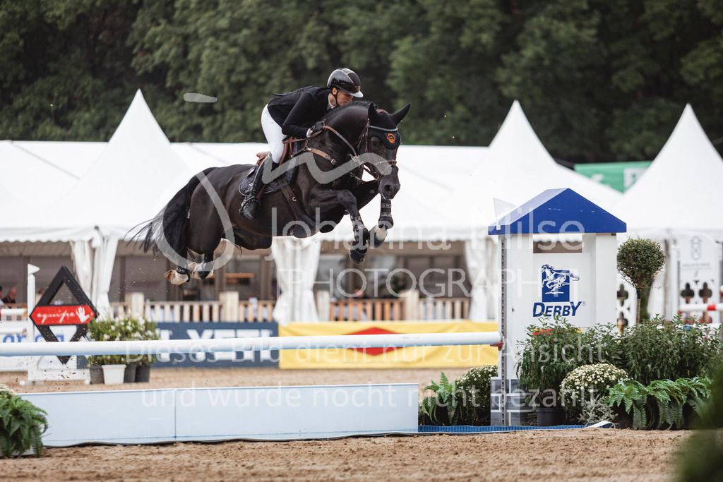 240906_BuCha_Quali-5j-395 | Deine schönsten Turniermomente als professionelle Fotos! Entdecke hochwertige Pferdesport-Fotografie im Online-Shop. Jetzt Fotos finden & bestellen!