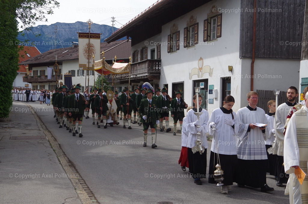 IMGP5218 | fotografiert von Axel PollmannLeonhardi Wallfahrt Benediktbeuern und Murnau, Fronleichnam, Fasching, Landschaft im Loisachtal und Benediktbeuern  - Realisiert mit Pictrs.com