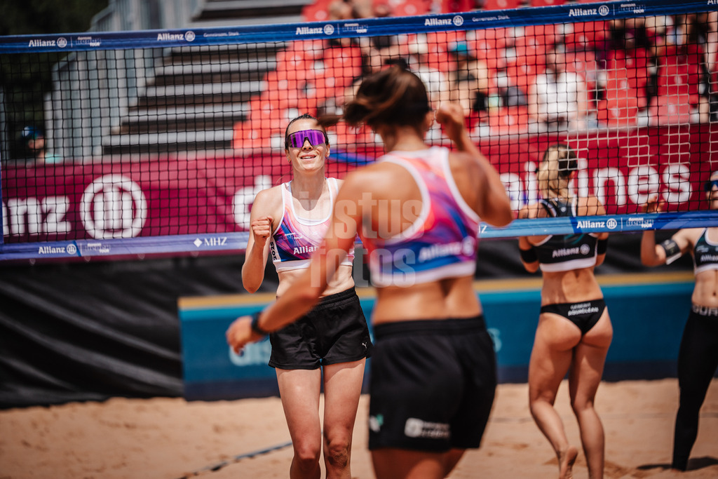 Beachvolleyball | Frauen | Allianz German Beach Tour 2025 | Tourstop München | 11.07.2025 | Christine Aulenbrock freut sich