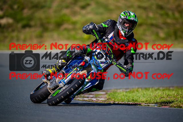 MaZZes_FotoMatrix_220904_7028 | UE40