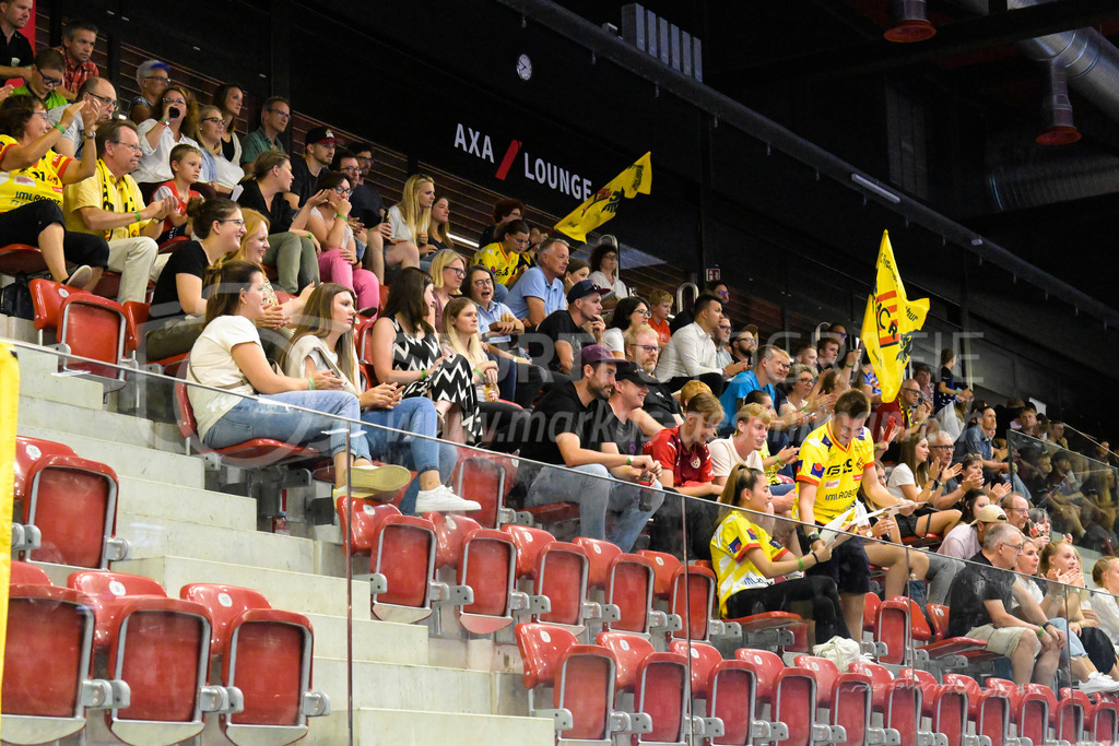 HC Rychenberg vs. Floorball Köniz - 28. August 2022 | HC Rychenberg vs. Floorball Köniz
AXA Arena, Winterthur
Winterthurer Fans.
Bild: Sportfotografie Markus Aeschimann | www.markus-aeschimann.ch - Realisiert mit Pictrs.com
