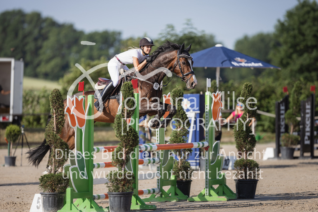 230624_PfSpTa_A2-Spr-144 | Deine schönsten Turniermomente als professionelle Fotos! Entdecke hochwertige Pferdesport-Fotografie im Online-Shop. Jetzt Fotos finden & bestellen!