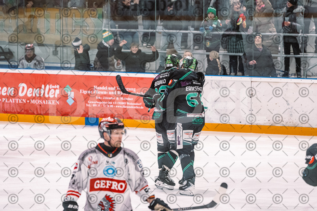 Alligators_vs_Memmingen_05_12_2025-069 | Höchstadt Alligators Fotogalerie: Eishockey-Action aus Franken. Professionelle Spielfotos, Portraits & Stadionbilder zum Download. Jetzt entdecken! - Realisiert mit Pictrs.com