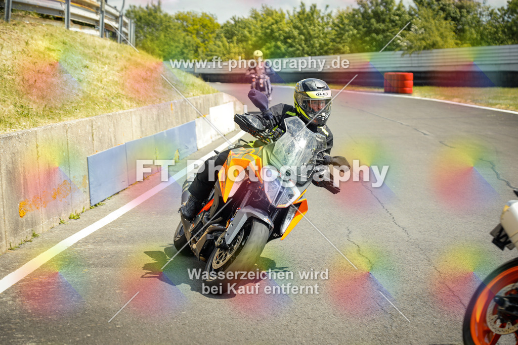 OBK_Mai_Volker_Adam-10852 | Hier findet Ihr Bilder von Touristenfahrten auf der Nürburgring Nordschleife oder von anderen Veranstaltungen die ich besucht habe. Viel Spass beim Durch Schauen 