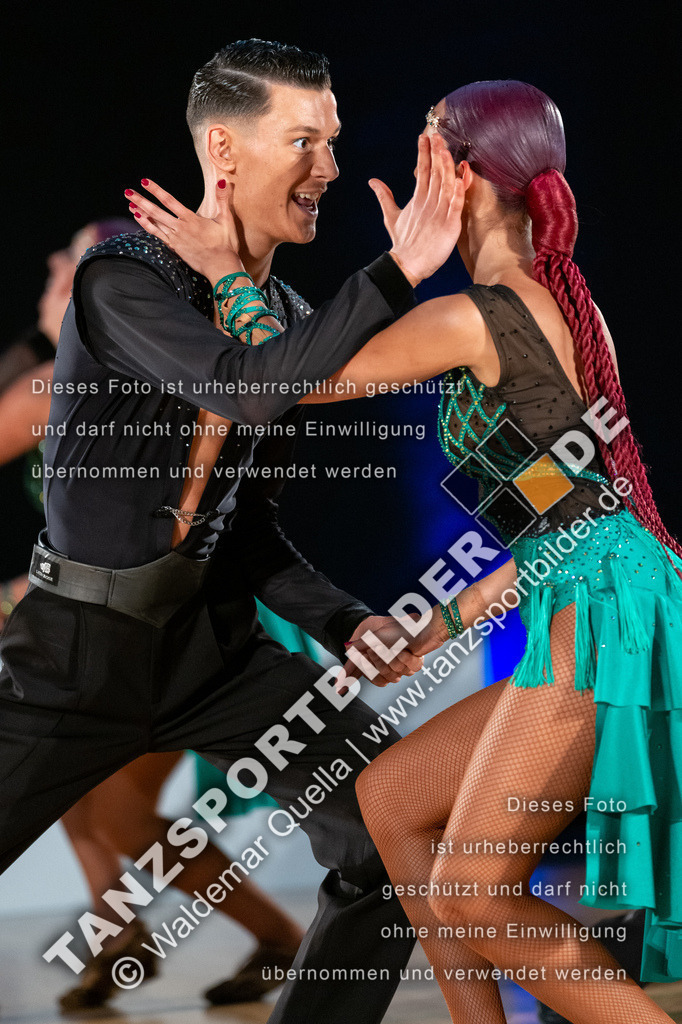 20250503-10401 | Hier finden Sie Tanz Bilder vom Latein und Standard Formationen tanzen. Sportbilder vom Tanzsport. Schöne Fotos und von Weltmeisterschaft, Europameisterschaft, Bundesliga, Regionalliga, Oberliga und Landesliga sowie von GOC Stuttgart, DanceComp, WM Bremen