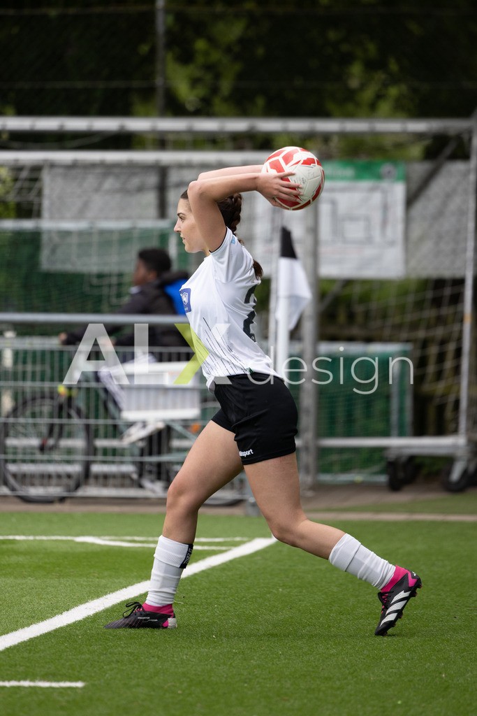 Fußball I Frauen I Saison 2025-2026 I Frauen 3. Liga | FVRZ Gruppe 2 | 18. Spieltag I Spielvereinigung Schaffhausen Damen 1 - Team Furttal Zürich I 17.05.2026 | Hochwertige Sportfotos kaufen & lizenzieren für Medien, Vereine, Agenturen & Sportler:innen. Entdecke professionelle Sportfotografie im Bildshop von Alexander Franzen. - Realisiert mit Pictrs.com