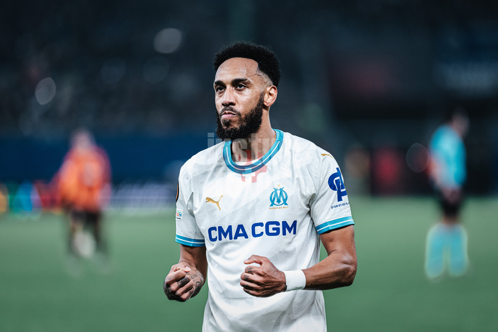 Fußball | Herren | Saison 2023/2024 | Play-Offs Europa League | FC Shakhtar Donetsk (UKR) vs. Olympique Marseille (FRA) | 15.02.2024 | Pierre-Emerick Aubameyang (#10, Olympique Marseille) ballt vor Freude die Fäuste