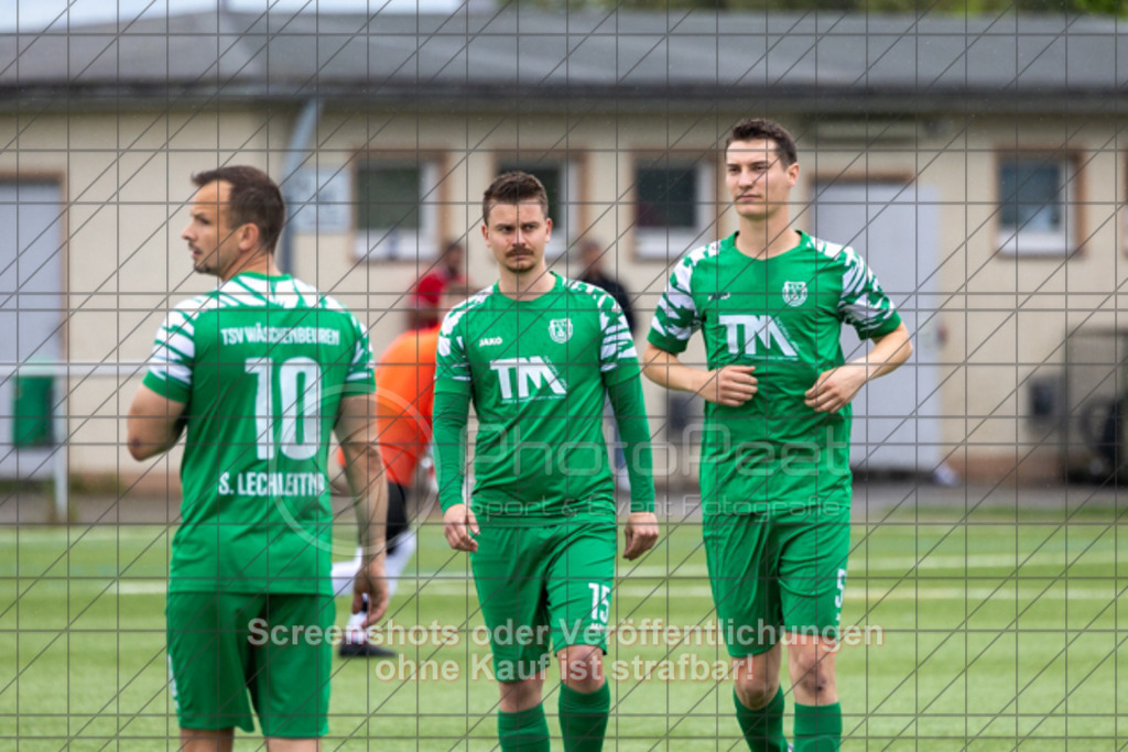 20250504_150452_0111 | #,SSV Göppingen (schwarz) vs. TSV Wäschenbeuren (grün), Fussball, Kreisliga A3 - Bezirk Neckar/Fils, 25. Spieltag, Saison 2024/2025, Kunstrasensportplatz Nord, Hohenstaufenstr. 123, 73033 Göppingen, 04.05.2025 - 15:00 Uhr,Foto: PhotoPeet-Sportfotografie/Peter Harich