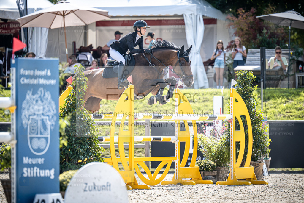 DOS_7705 | Entdecke hochwertige Reitturnierfotos von Foto Oger. Professionell, emotional und authentisch – jetzt Lieblingsmomente im Shop bestellen. - Realisiert mit Pictrs.com