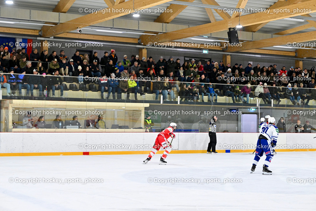 ESV Ferlach vs. UECR Eisbären Huben | Besucher HTC Eishalle Ferlach, ESV Ferlach vs. UECR Eisbären Huben, ESV Ferlach vs. UECR Eisbären Huben am 31.10.2025 in Ferlach (HTC Eishalle Ferlach), Austria, (Photo by Bernd Stefan)