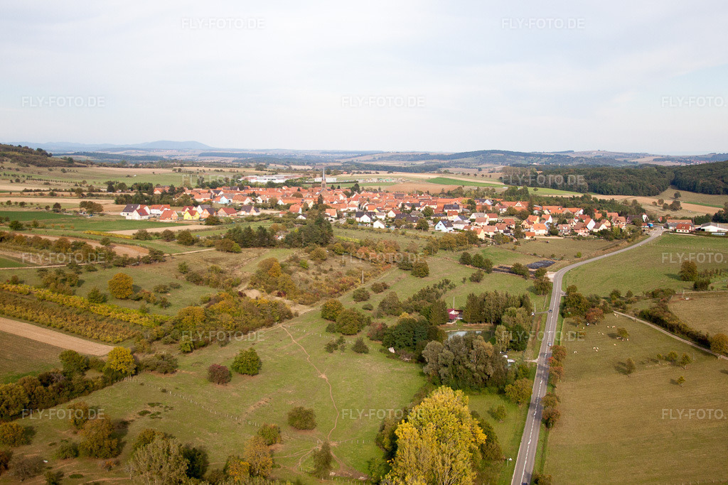 Luftbild: Ortsansicht in Imbsheim im Bundesland Bas-Rhin in Frankreich. Foto: IMG_53605.jpg vom 30.09.2012 durch Werner Riehm/FLY-FOTO.de