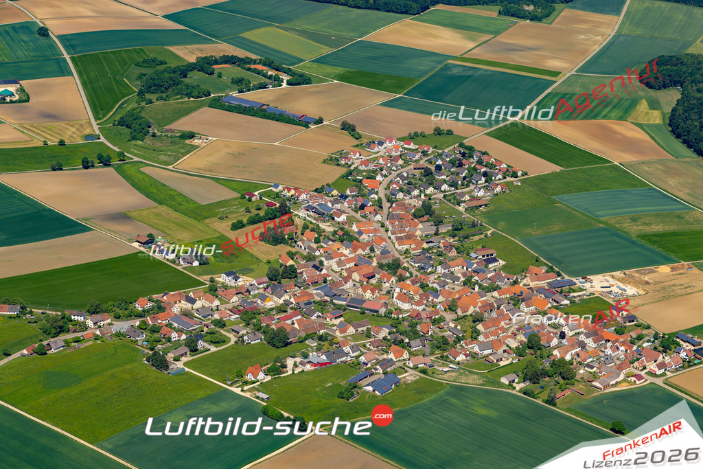 Die Luftaufnahme Mauren - Harburg wurde 2022 vom Flugzeug aus (keine Drohne) erstellt. Hohe Auflösung -für große Poster und Wandbilder geeignet - Garantiert!
