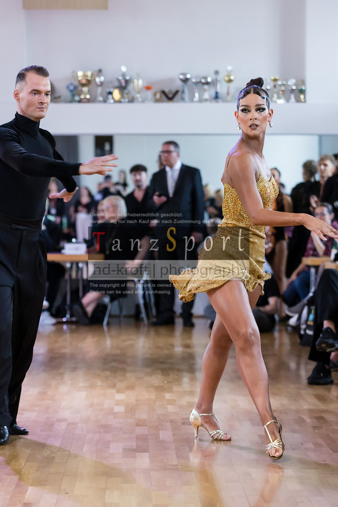 20240616_D-Cup-HGR-Latein_2903 | Tanzsportbilder, Standardtanz, Lateintanz, WDSF, DTV, LTVB, dancecomp, goc, hessen tanzt, blaues band der spree, walzer, tango, wiener walzer, slowfox, quickstepp, samba, rumba, cha-cha-cha, paso doble. jive, hd-kroft photography, turniertanzsport