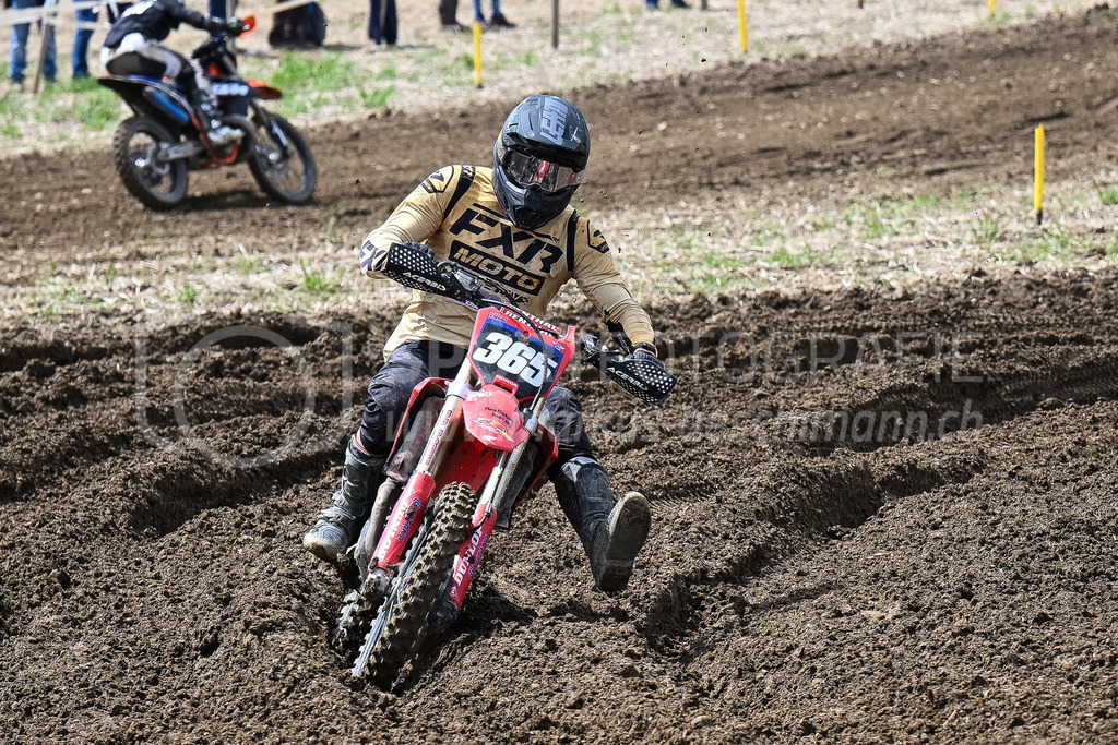 Motocross Schlatt bei Winterthur - 29. April 2023 | #365 Muff Marco aus Winterberg (CH) auf Honda in der Kategorie MX2 am Motocross Schlatt bei Winterthur, 29. April 2023.
Instagram: @mx_schlatt | @mc_wila | @sam_schweiz
Bild: Sportfotografie Markus Aeschimann | www.markus-aeschimann.ch - Realisiert mit Pictrs.com