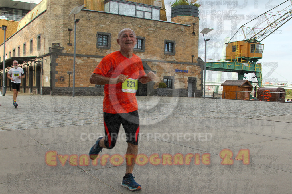 250920_1522_EV4_8583 | Sportfotografie im Rhein-Sieg Kreis, Köln, Bonn, NRW, Rheinland Pfalz, Hessen, etc. Unser Tätigkeitsfeld umfasst den Laufsport vom Volkslauf über den Marathon, Duathlon, Triathon bis zum Ultralauf wie Kölnpfad Ultra oder Schindertrail.